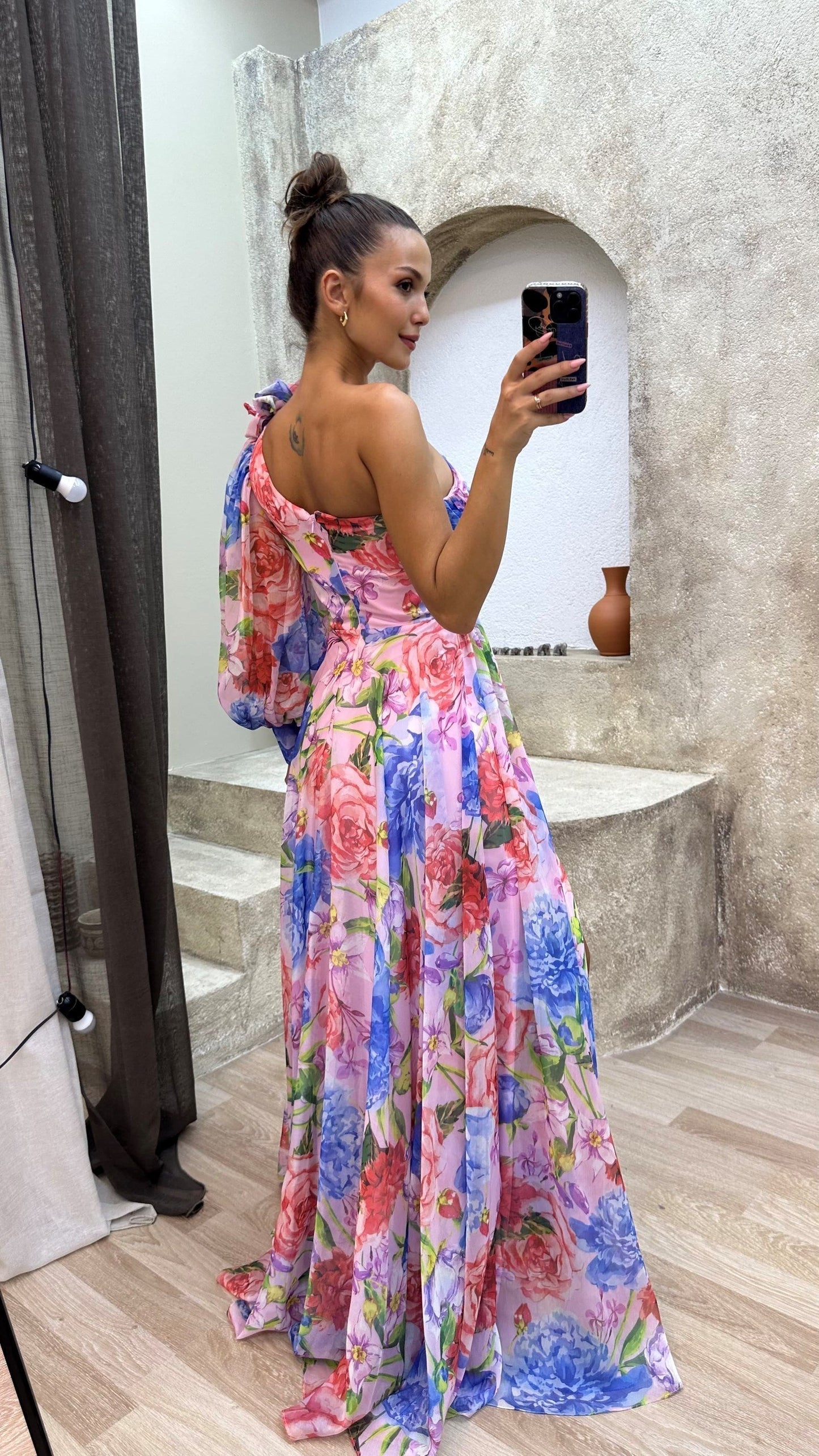 Kaia – Vestido Drapé Atemporal