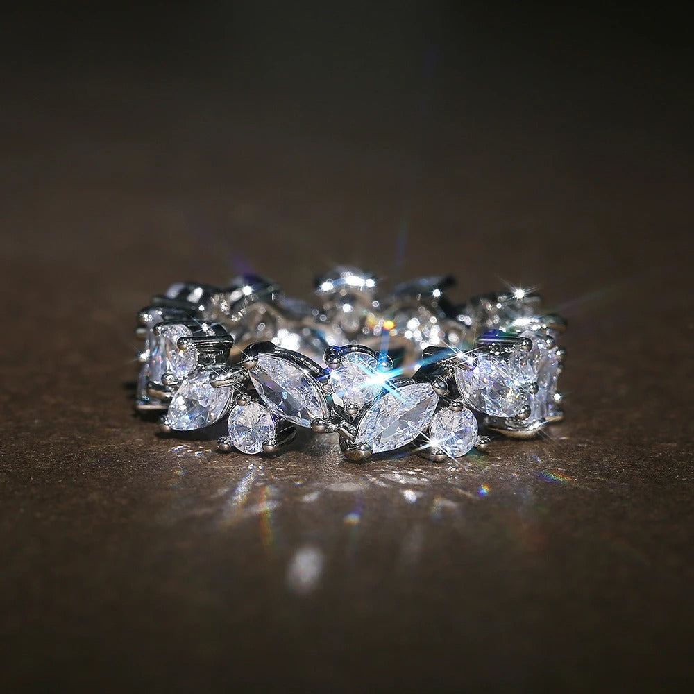 Anel Eternity de Diamantes Marquise e Redondos Vintage