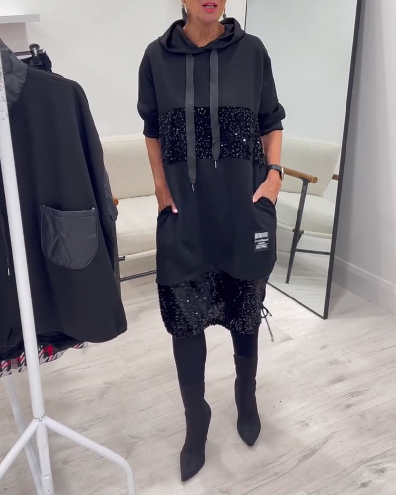 Vestido com Capuz Estiloso e Patchwork