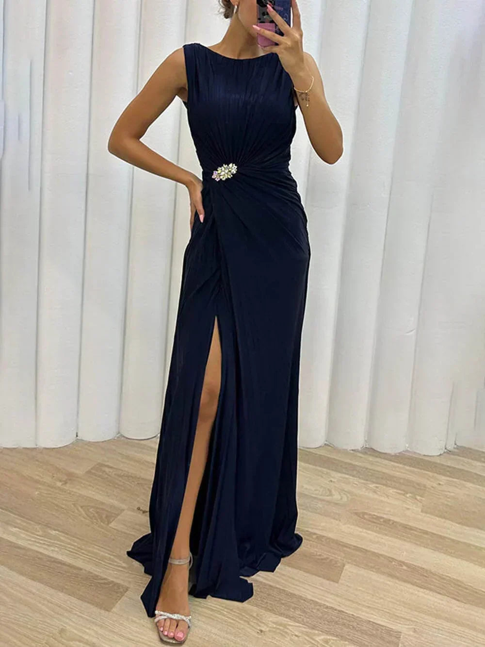 Kendra - Vestido Maxi Dividido Atemporal e Elegante