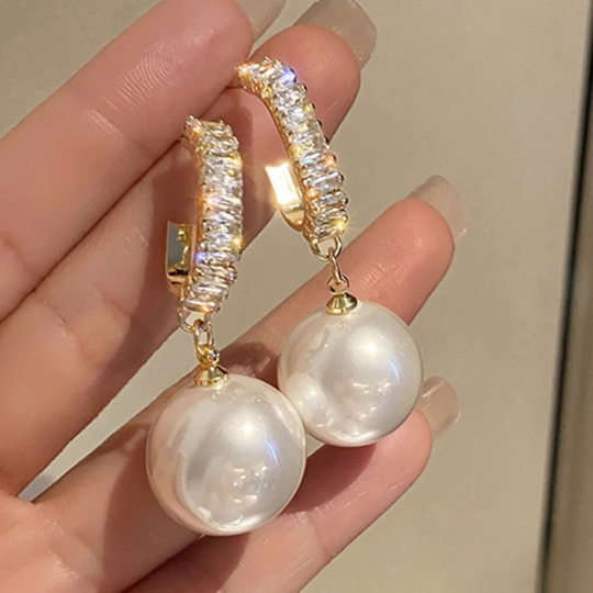 Brincos de Pérola e Zircônia Elegantes