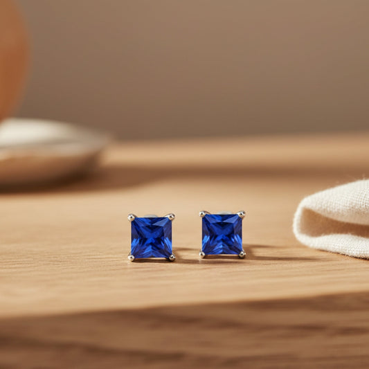 Brincos de Safira Corte Princesa Minimalistas