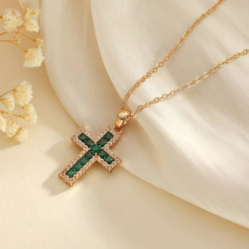 Colar de Ouro com Pingente Cruz de Esmeralda Solene