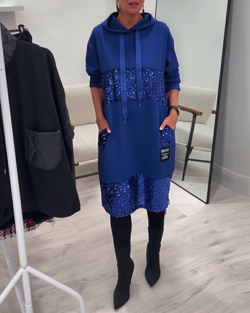 Vestido com Capuz Estiloso e Patchwork