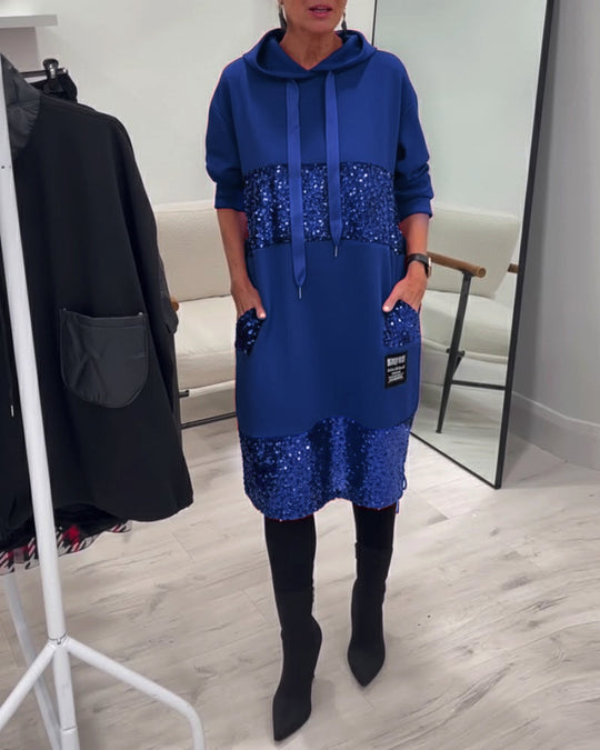 Vestido com Capuz Estiloso e Patchwork