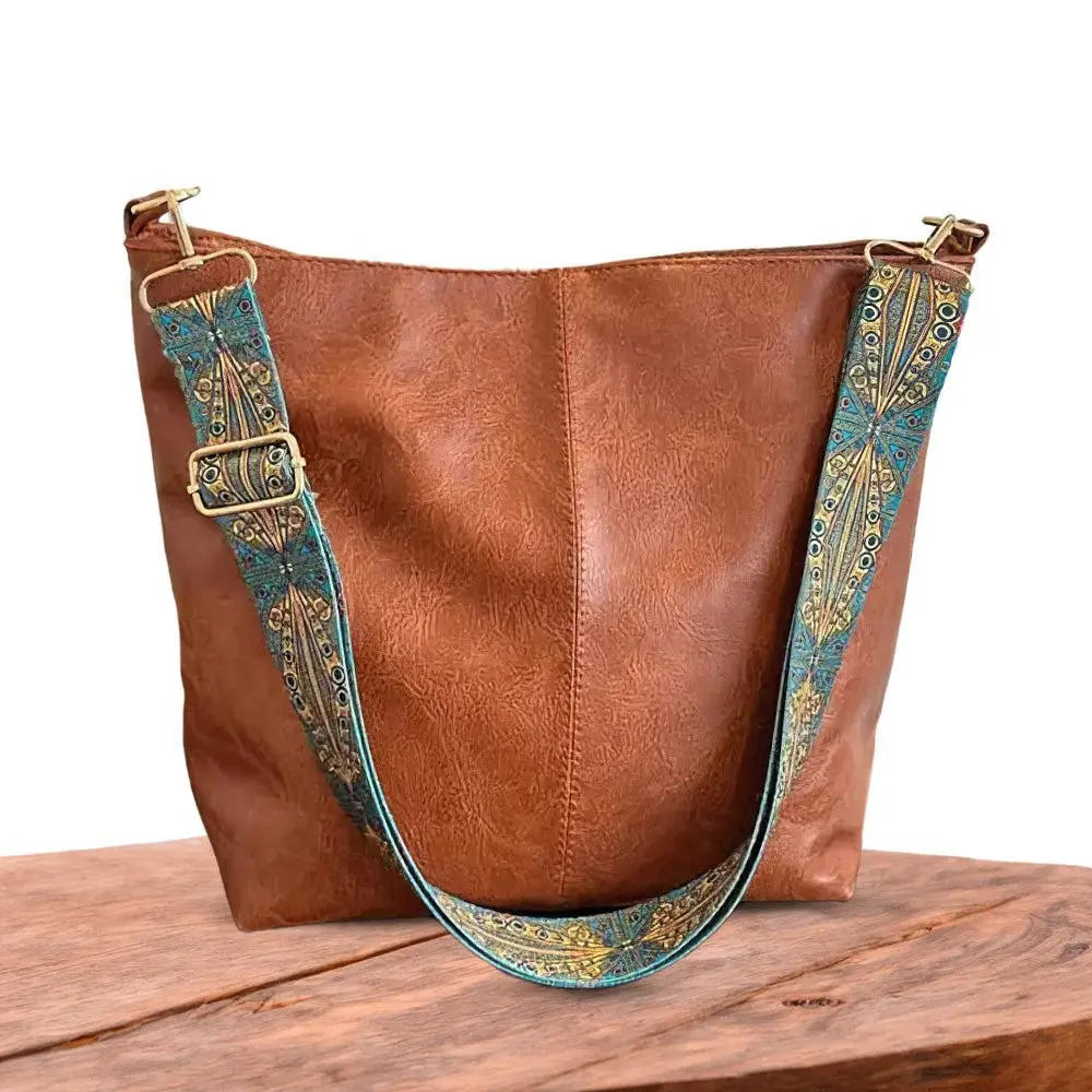 BOLSA DA MONIKA - (Minha Favorita) - Bolsa de Ombro com Enfeite