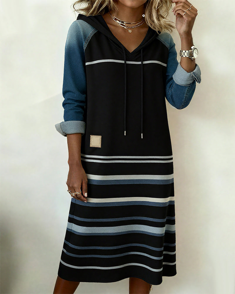 Vestido com Capuz Listrado e Mistura de Cores
