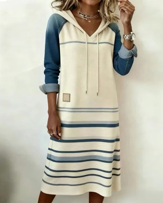 Vestido com Capuz Listrado e Mistura de Cores