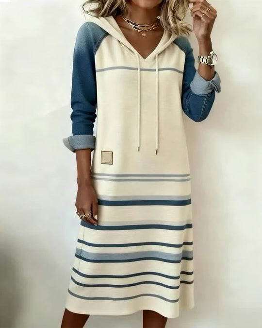 Vestido com Capuz Listrado e Mistura de Cores
