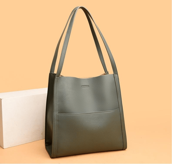 Bolsa de ombro simples em couro genuíno de cor sólida