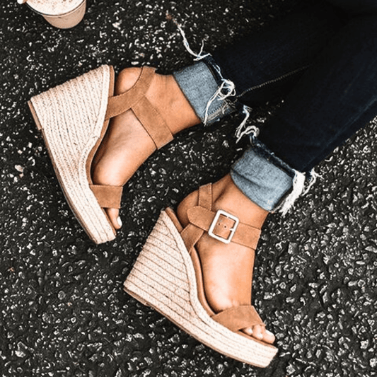 Wedges Thea Twist com Fivela