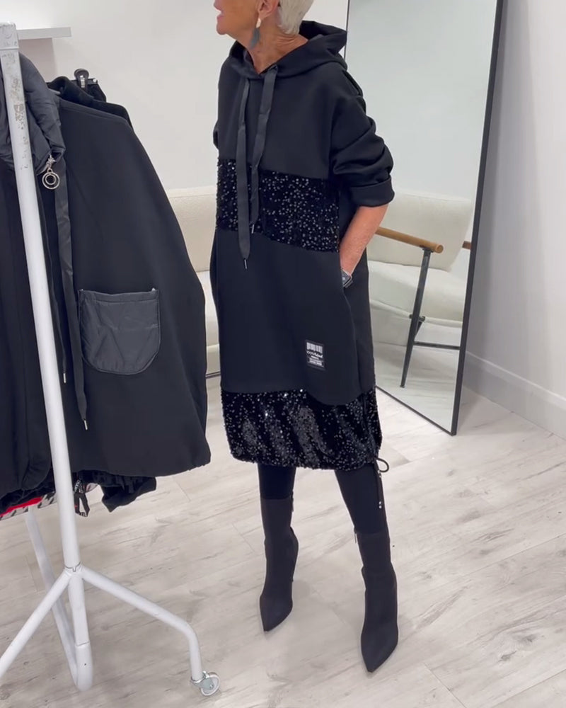 Vestido com Capuz Estiloso e Patchwork