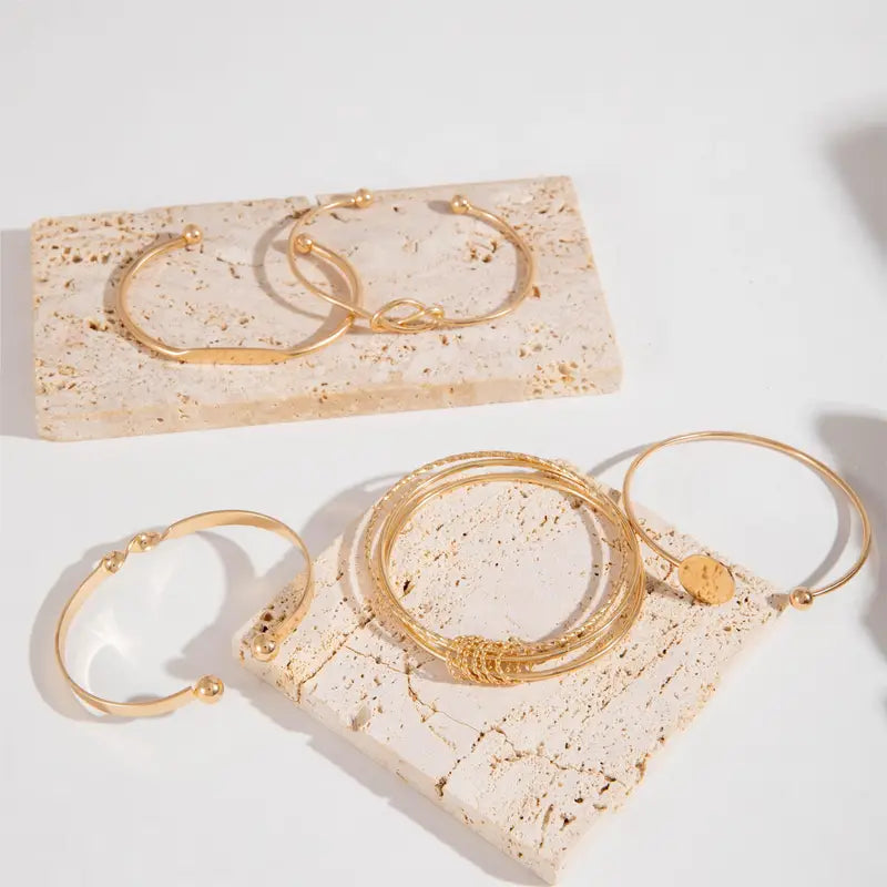 Conjunto de Pulseiras de Ouro com Elegância Sofisticada e Nó