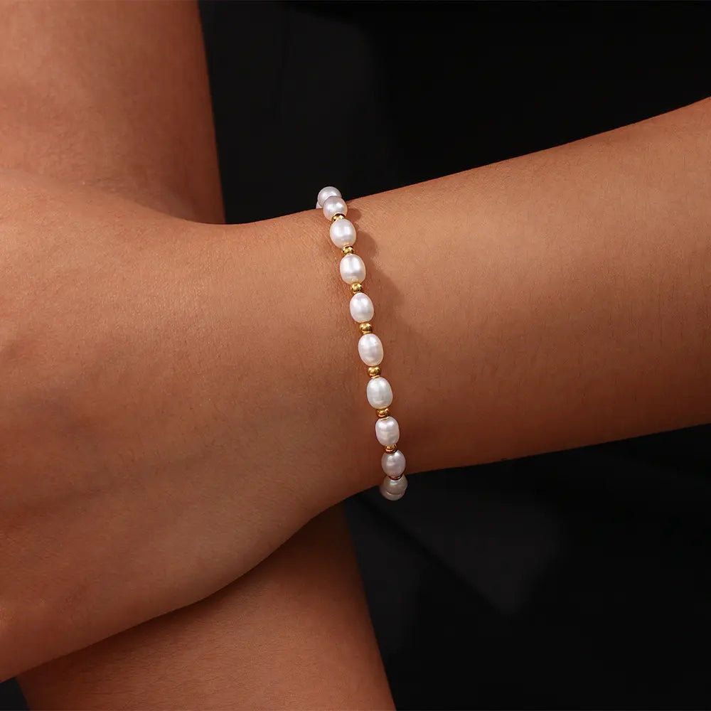 Pulseira de Pérolas Romântica e Elegante