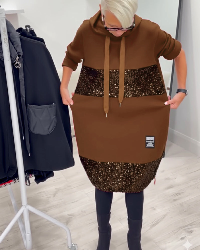 Vestido com Capuz Estiloso e Patchwork