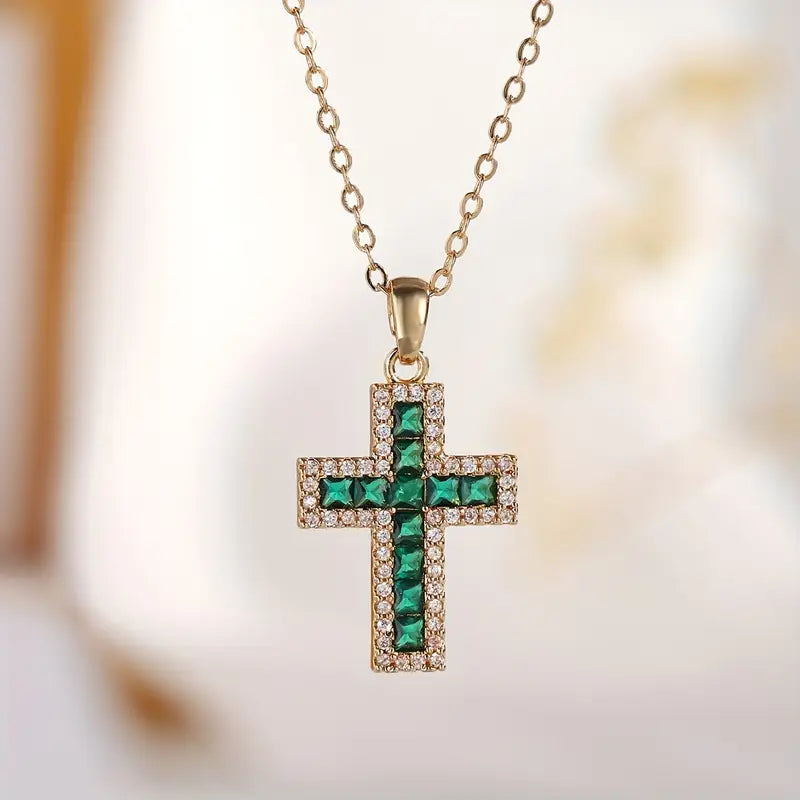 Colar de Ouro com Pingente Cruz de Esmeralda Solene