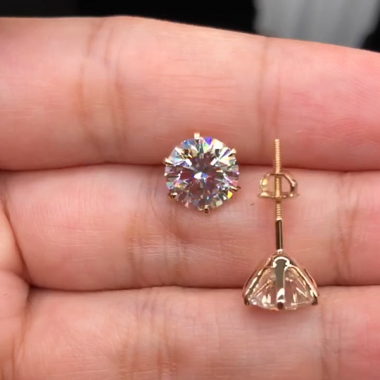 Brincos Elegantes Tera em Ouro