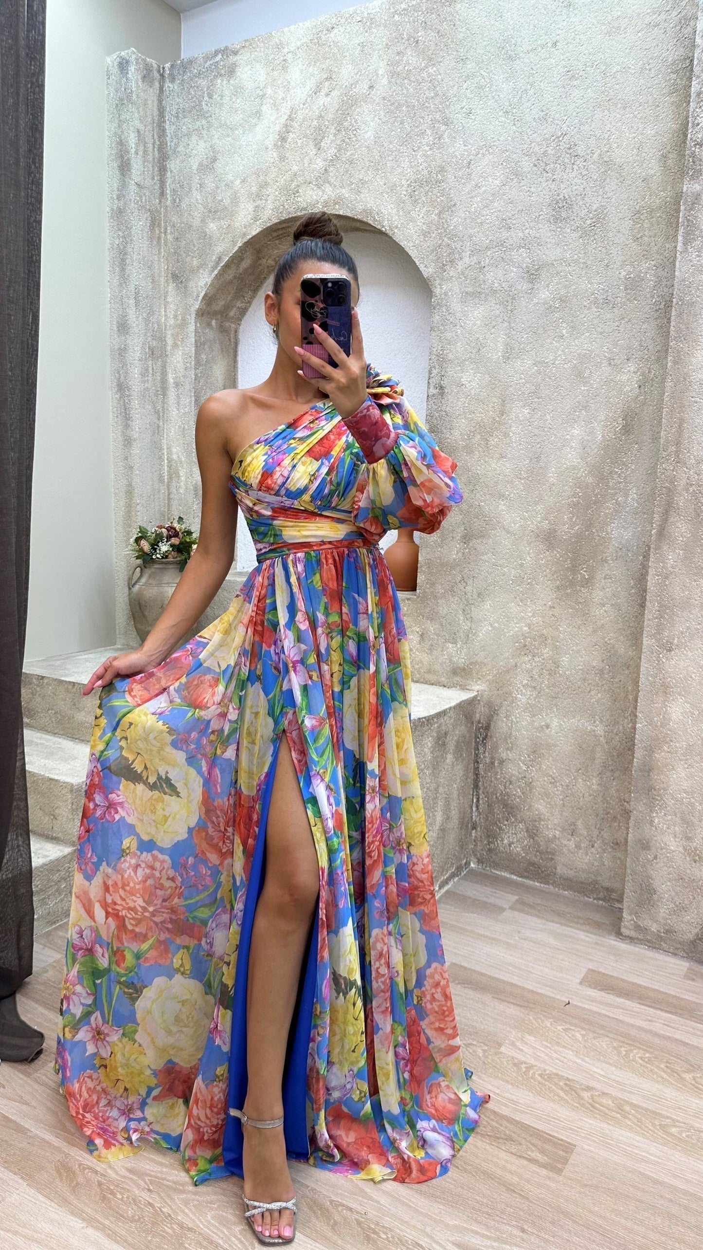 Kaia – Vestido Drapé Atemporal