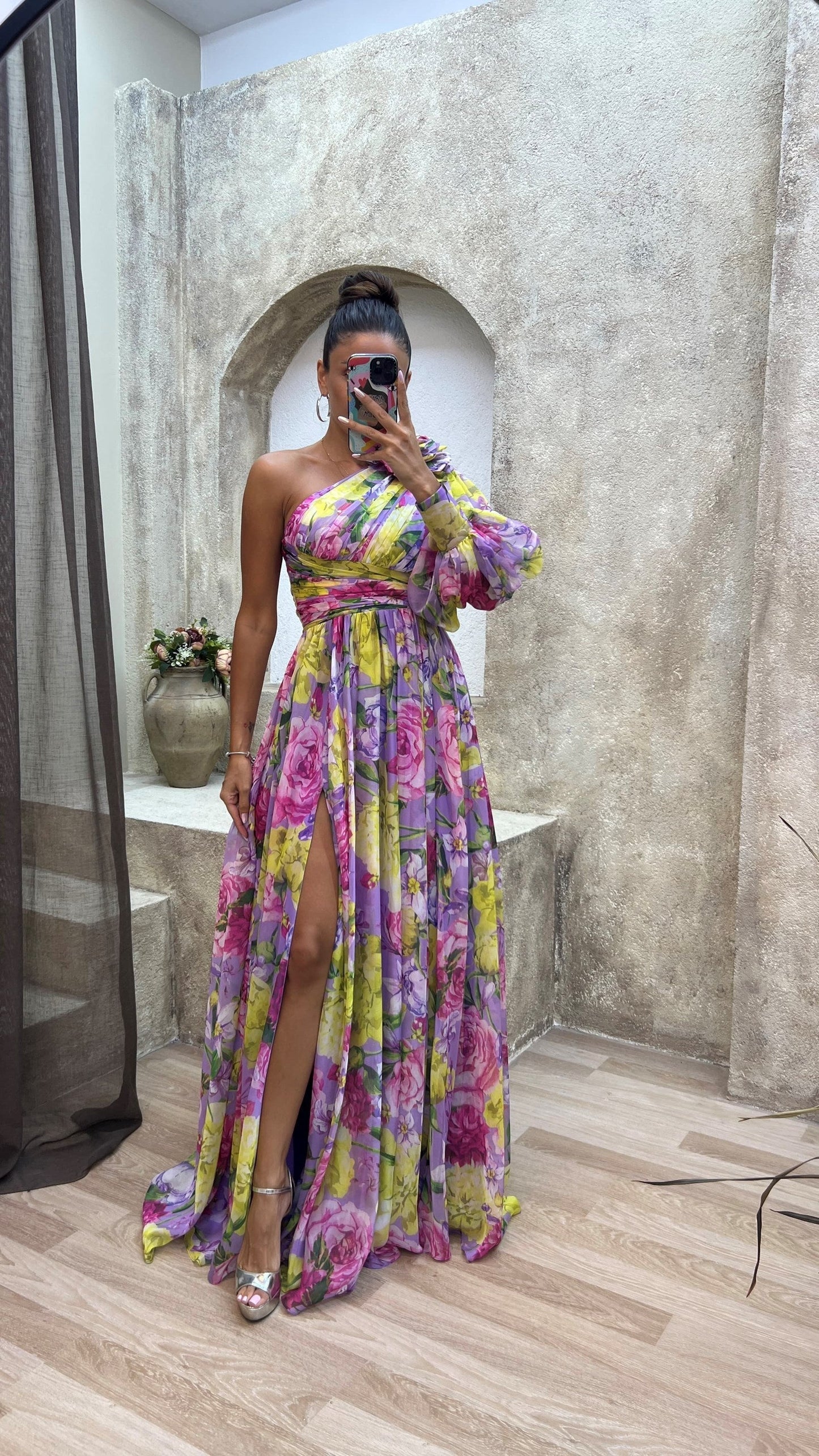 Kaia – Vestido Drapé Atemporal