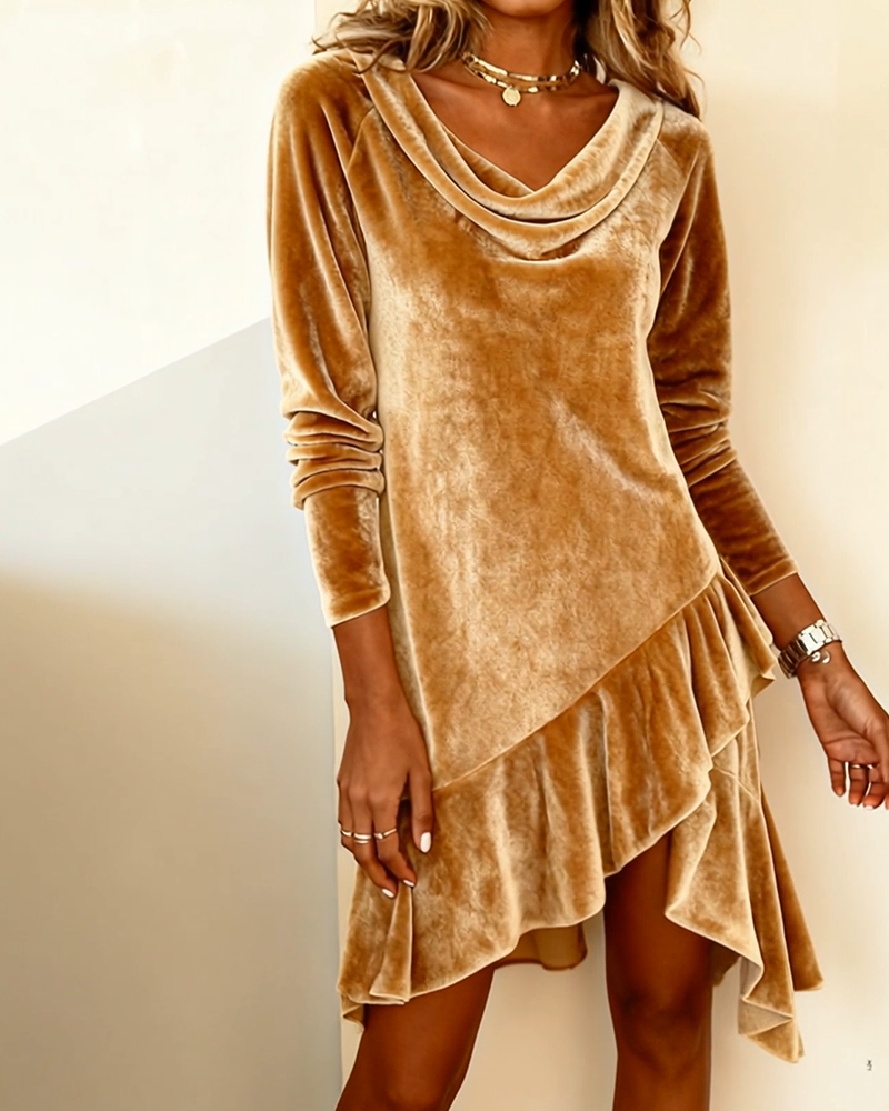 Vestido de Veludo com Gola Destacável e Babados