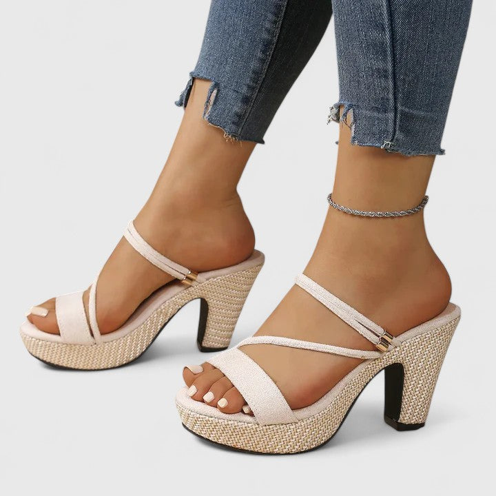 Lorienna | Elegantes Saltos