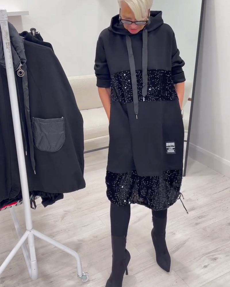 Vestido com Capuz Estiloso e Patchwork