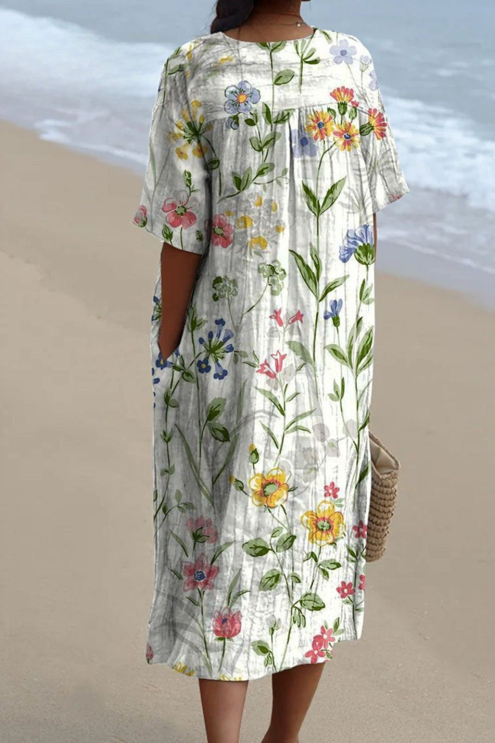 Vestido feminino vintage, casual, com padrao floral e corte esvoacante