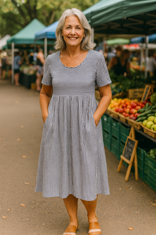 Louise | Vestido Midi Listrado – Conforto Sem Esforço, Confiança Diária