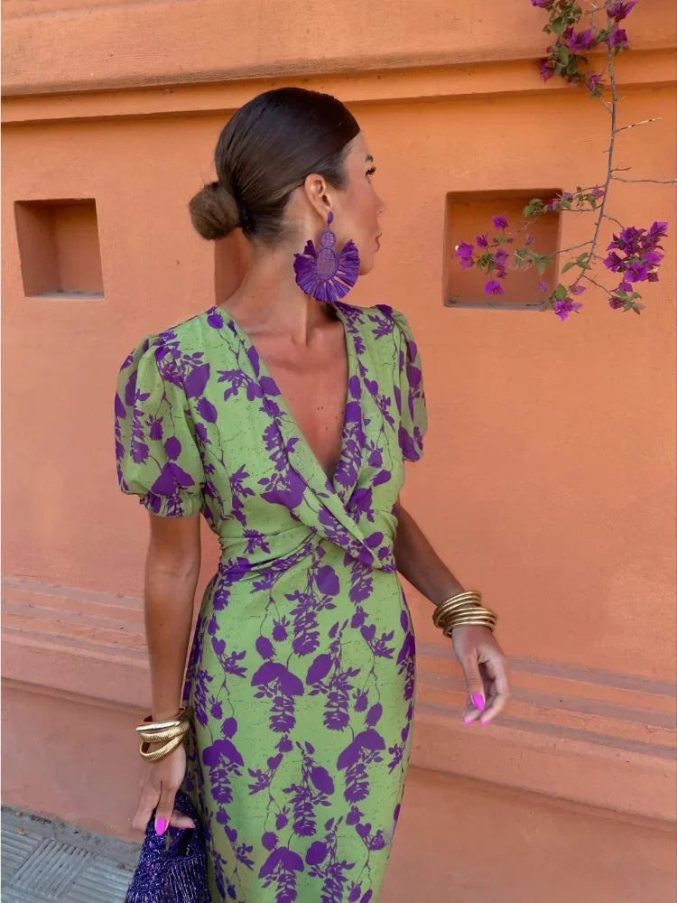 Lucinda - Vestido Floral Plissado Boho com Decote em V