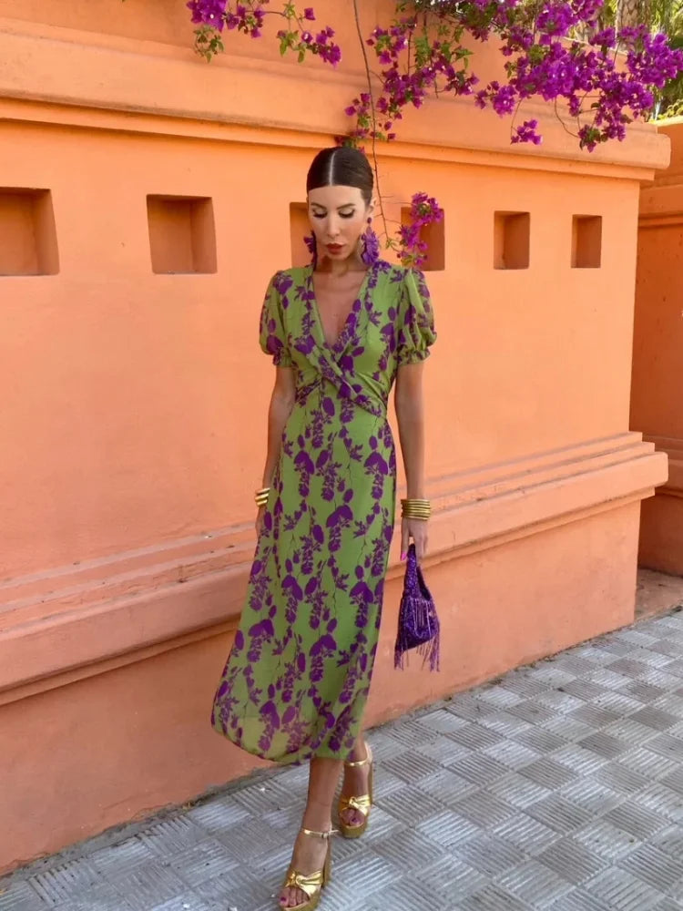 Lucinda - Vestido Floral Plissado Boho com Decote em V