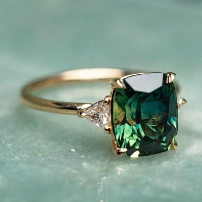 Anel de Ouro com Pedra Verde Inspirado em Vintage