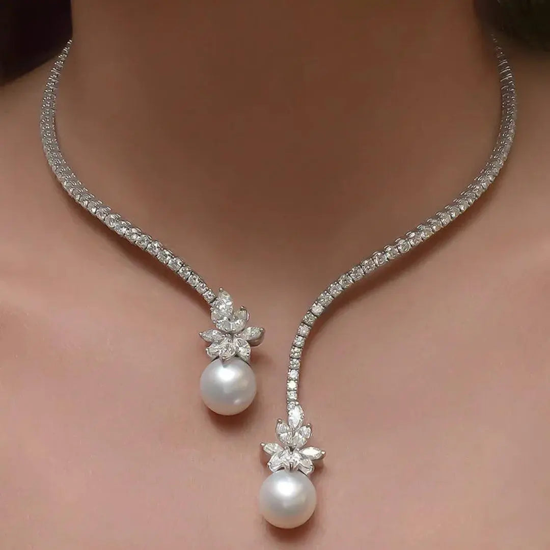Colar elegante e brilhante com pérolas feito de prata esterlina