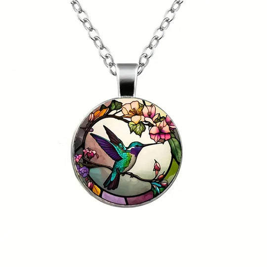 Colar com Pingente de Cúpula de Vidro de Beija-flor