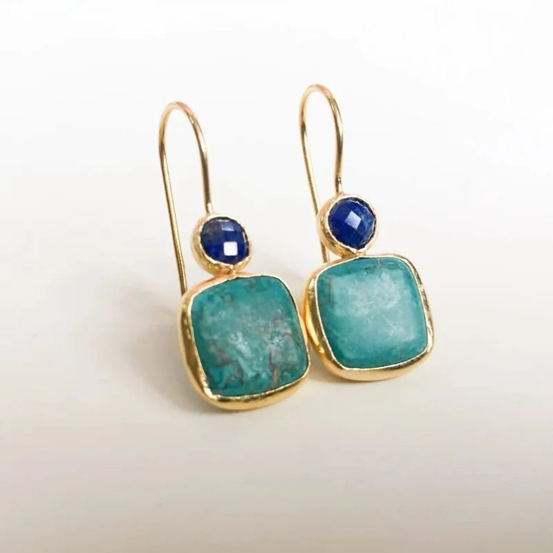 Brincos Vintage Dourados Ornados com Turquesa