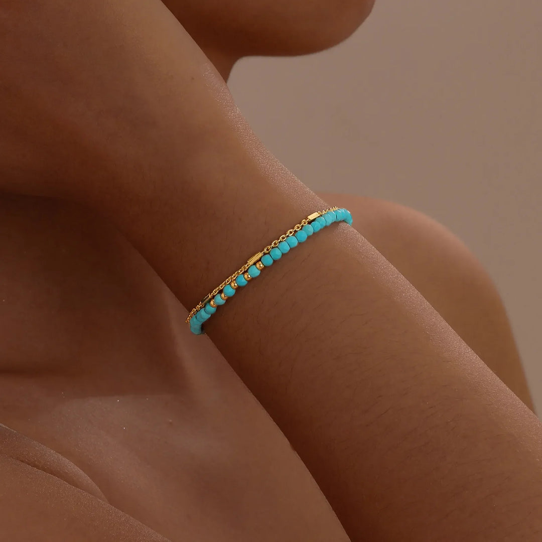 Pulseira de Turquesa com Dupla Corrente em Ouro Atemporal