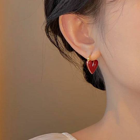 Brincos de Coração Vermelho Esmalte Romântico