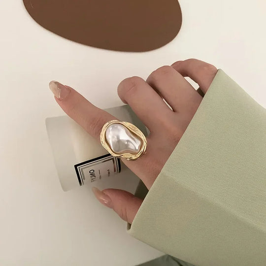 Anel Geométrico Ajustável de Esmalte Branco Vintage