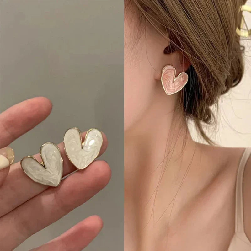 Brincos de Estudo de Esmalte em Forma de Coração Vermelho Elegante