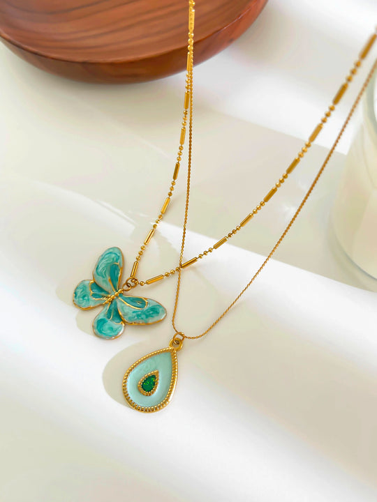 Conjunto de Colar com Pingente de Borboleta Azul e Gota d'Água