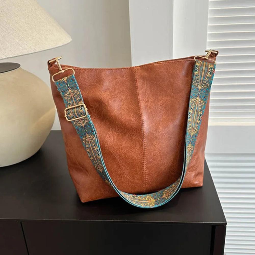 Charme Vintage da Chelsey | Bolsa de Ombro em Couro
