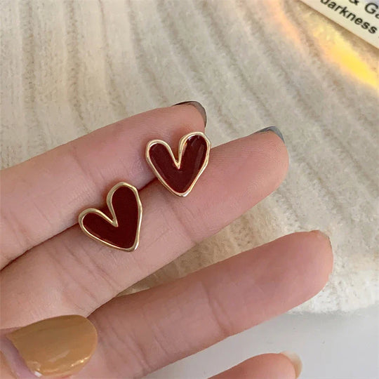 Brincos de Estudo de Esmalte em Forma de Coração Vermelho Elegante