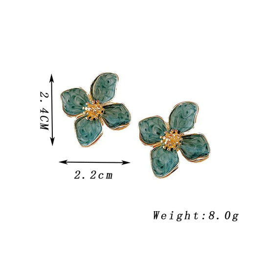 Brincos de Pétala de Esmalte Verde Claro Elegante
