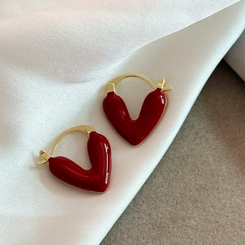 Brincos de Coração Vermelho Esmalte Romântico
