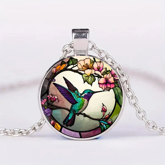 Colar com Pingente de Cúpula de Vidro de Beija-flor