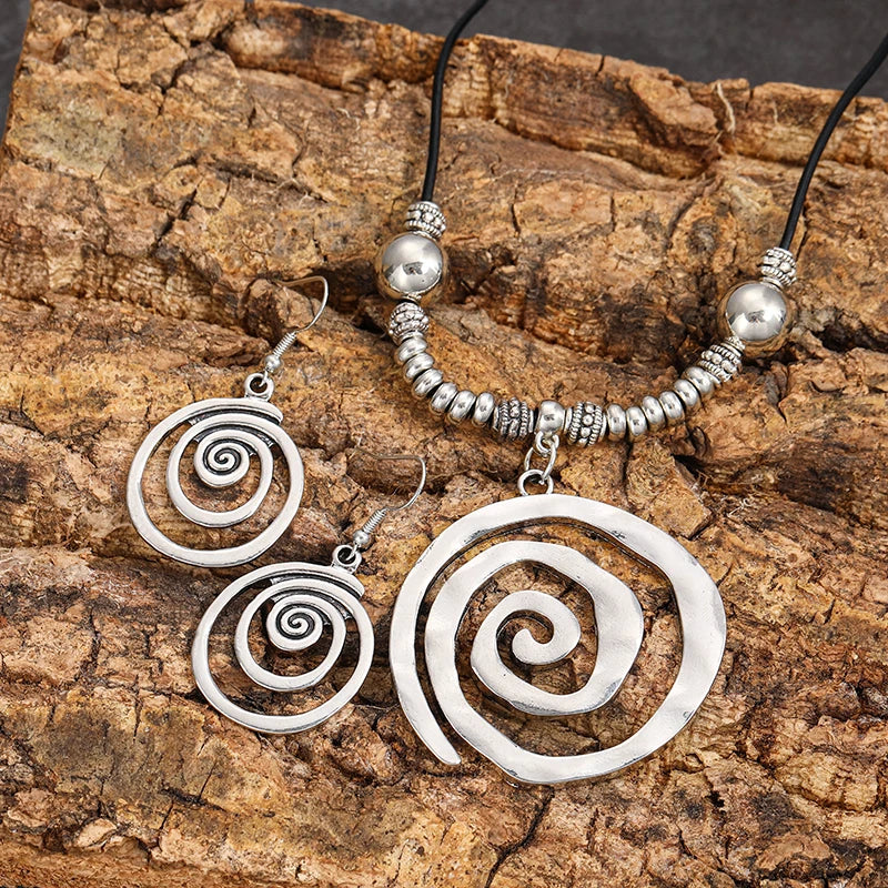 Conjunto de Colar e Brincos Espiral