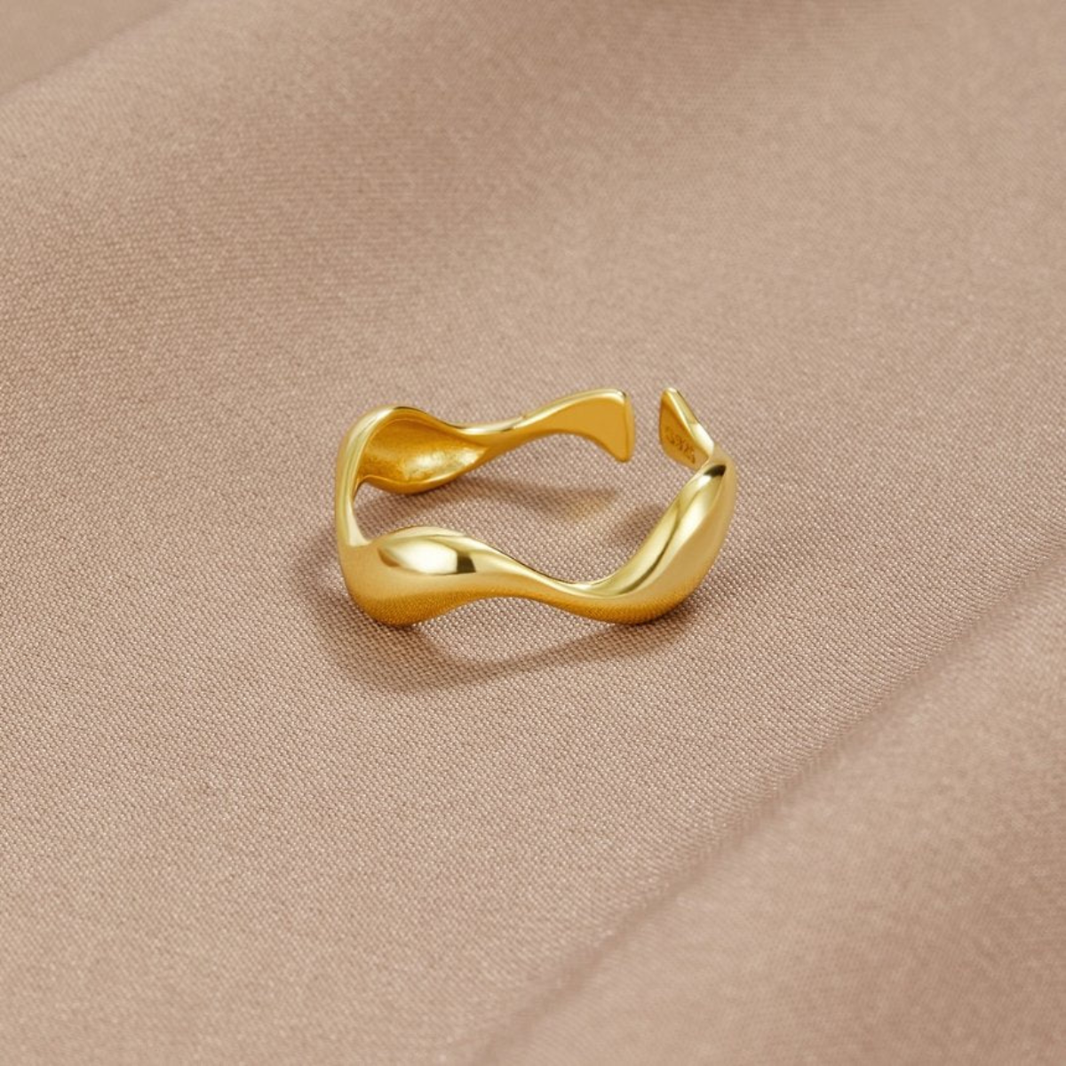 ANEL DE ONDA ELEGANTE