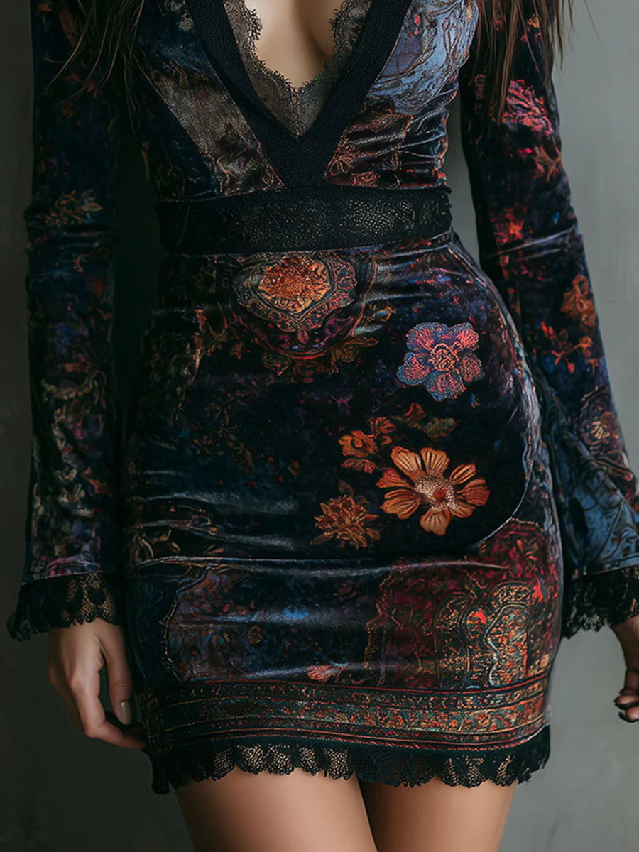 Vestido Mini Slim Fit de Veludo com Estampa Floral e Renda no Decote em V