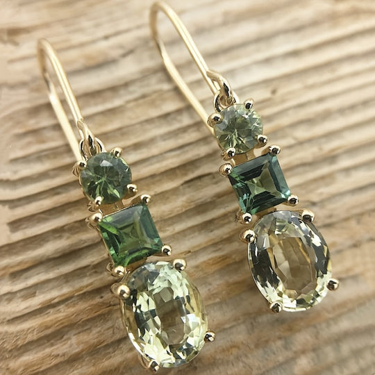Brincos Pendentes Retrô Elegantes em Verde