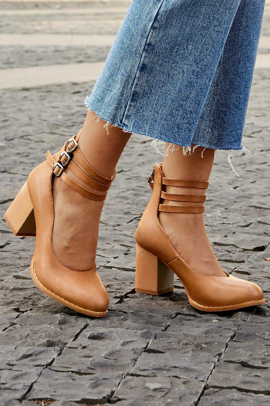Sapatos de Salto com Fivela Tripla Jadara