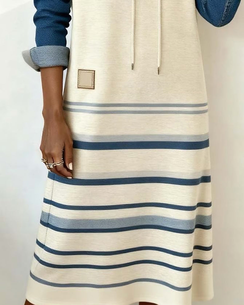 Vestido com Capuz Listrado e Mistura de Cores